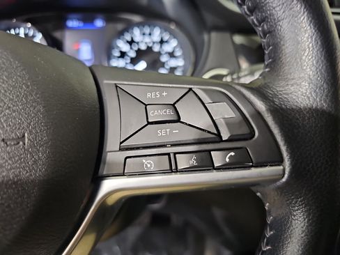 Used 2020 Nissan Rogue SV AWD/4WD image 21