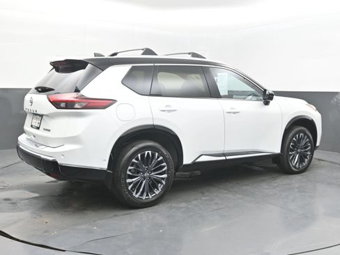 Certified 2025 Nissan Rogue Platinum w/ Platinum Premium Package FWD image 7
