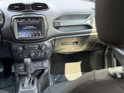 Used 2023 Jeep Renegade Latitude AWD/4WD image 35