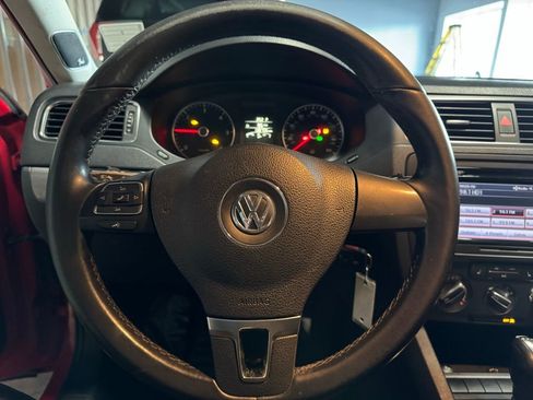 Used 2013 Volkswagen Jetta TDI image 9