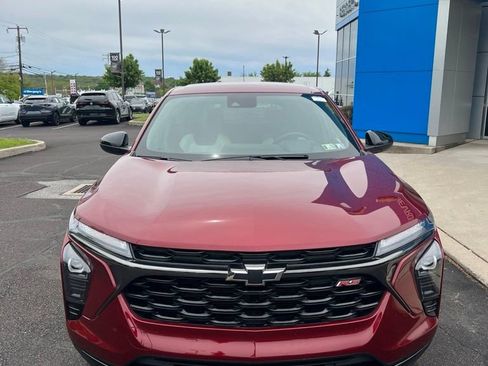 Certified 2024 Chevrolet Trax RS w/ Driver Confidence Package FWD image 10