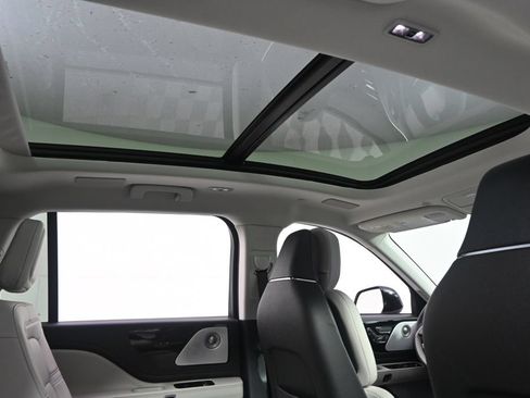 New 2026 Lincoln Aviator Reserve AWD/4WD image 17