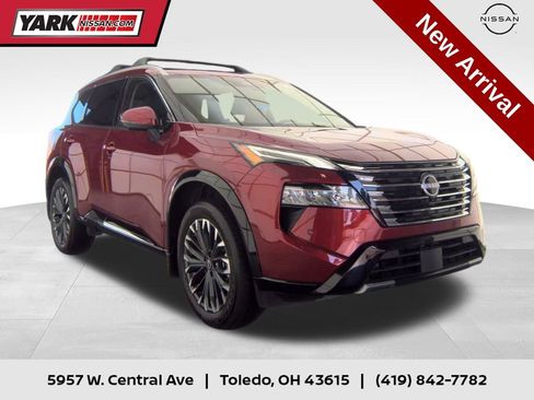 Certified 2026 Nissan Rogue Platinum w/ Platinum Premium Package AWD/4WD image 1
