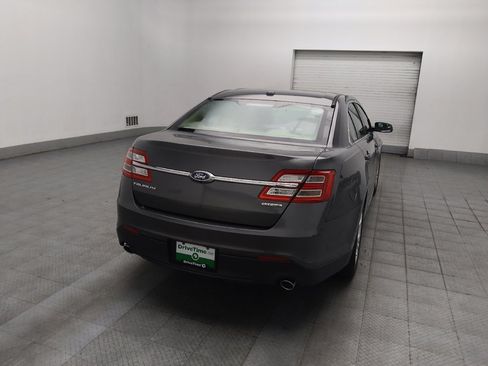 Used 2015 Ford Taurus SE FWD image 7