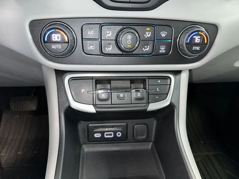 Certified 2022 GMC Terrain SLT w/ Infotainment Package II image 17