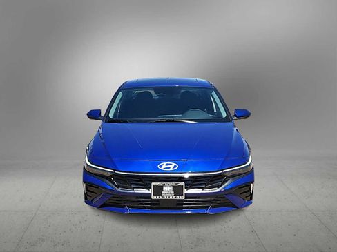 Certified 2025 Hyundai Elantra SEL FWD image 3