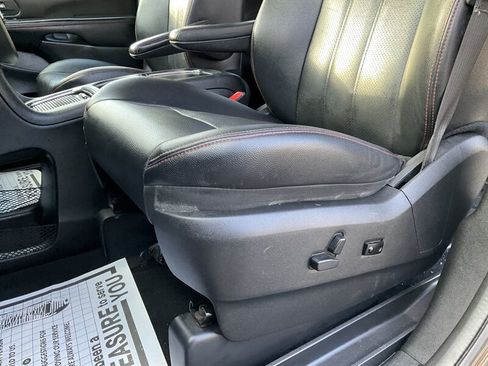 Used 2017 Dodge Grand Caravan GT FWD image 23