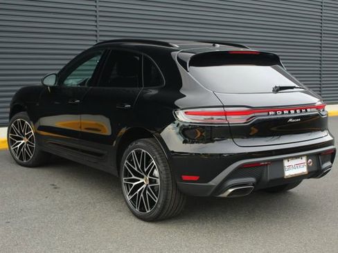 New 2026 Porsche Macan Base image 3