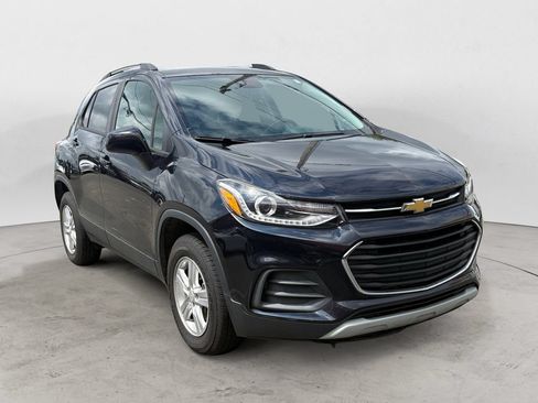 Used 2022 Chevrolet Trax LT w/ Driver Confidence Package AWD/4WD image 1