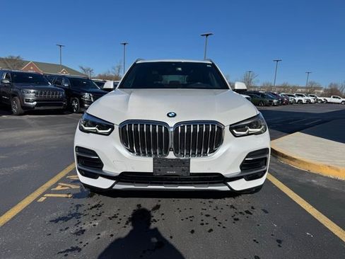 Used 2022 BMW X5 xDrive40i w/ Premium Package image 3