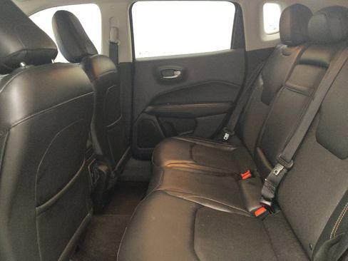 Used 2018 Jeep Compass Latitude w/ Popular Equipment Group AWD/4WD image 18