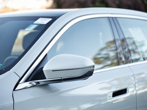 Used 2025 BMW i7 eDrive50 w/ Premium Package image 12