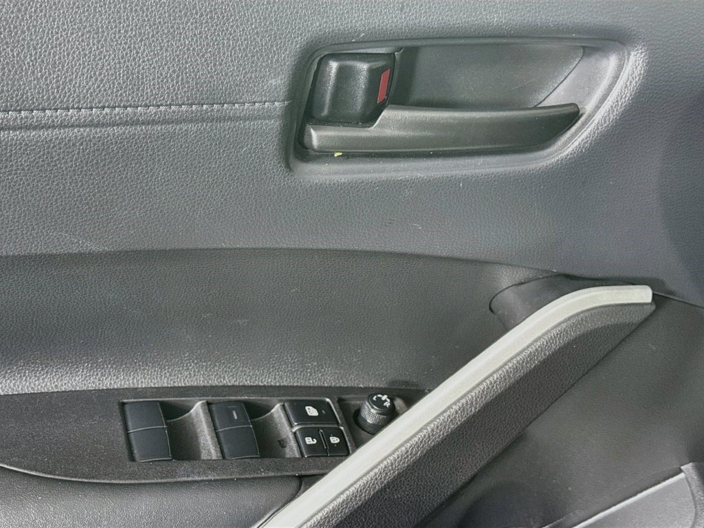 Used 2026 Toyota Corolla Cross LE FWD image 23