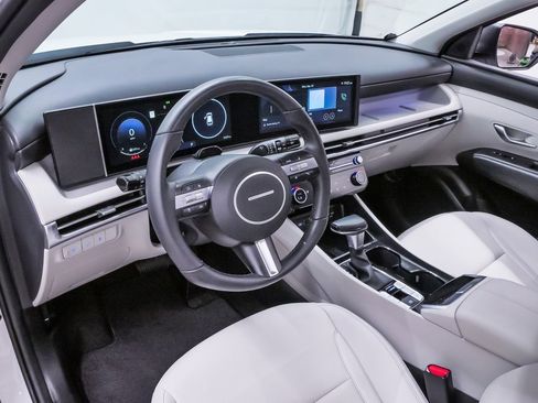 Certified 2025 Hyundai Tucson SEL image 2