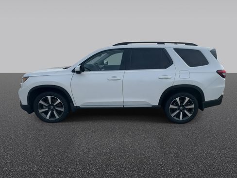 Used 2024 Honda Pilot Touring image 6
