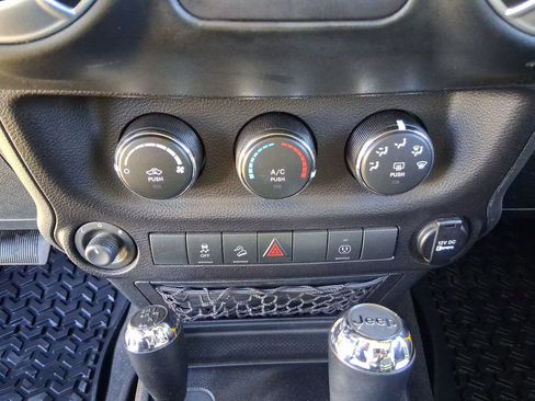 Used 2015 Jeep Wrangler Unlimited Sahara w/ Connectivity Group image 16