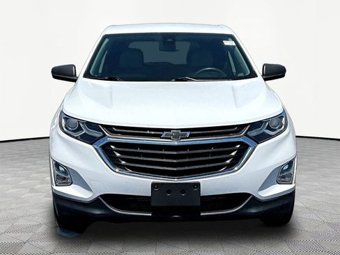Used 2021 Chevrolet Equinox LS w/ LS Convenience Package FWD image 2