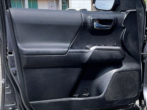 Used 2023 Toyota Tacoma TRD Off-Road image 20