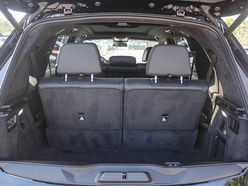 Used 2024 BMW X7 xDrive40i w/ M Sport Package image 25