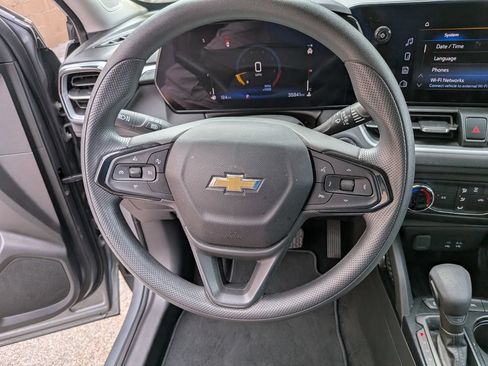 Used 2024 Chevrolet TrailBlazer LS FWD image 10