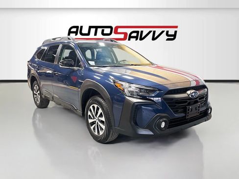 Used 2025 Subaru Outback Premium AWD/4WD image 1