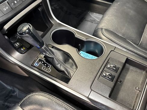 Used 2015 Toyota Camry XLE image 20