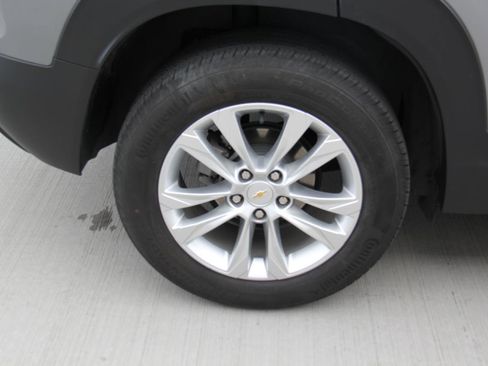 Used 2023 Chevrolet TrailBlazer LS image 26