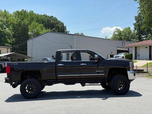 Used 2018 Chevrolet Silverado 2500 LTZ w/ Duramax Plus Package AWD/4WD image 8