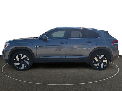 Used 2025 Volkswagen Atlas Cross Sport SE FWD image 2