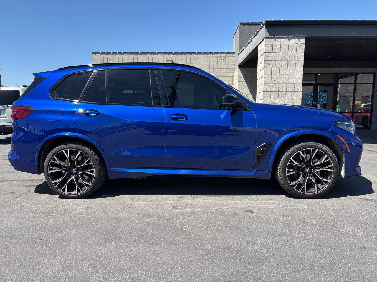 Used 2022 BMW X5 M Competition w/ Competition Package 2 AWD/4WD image 4