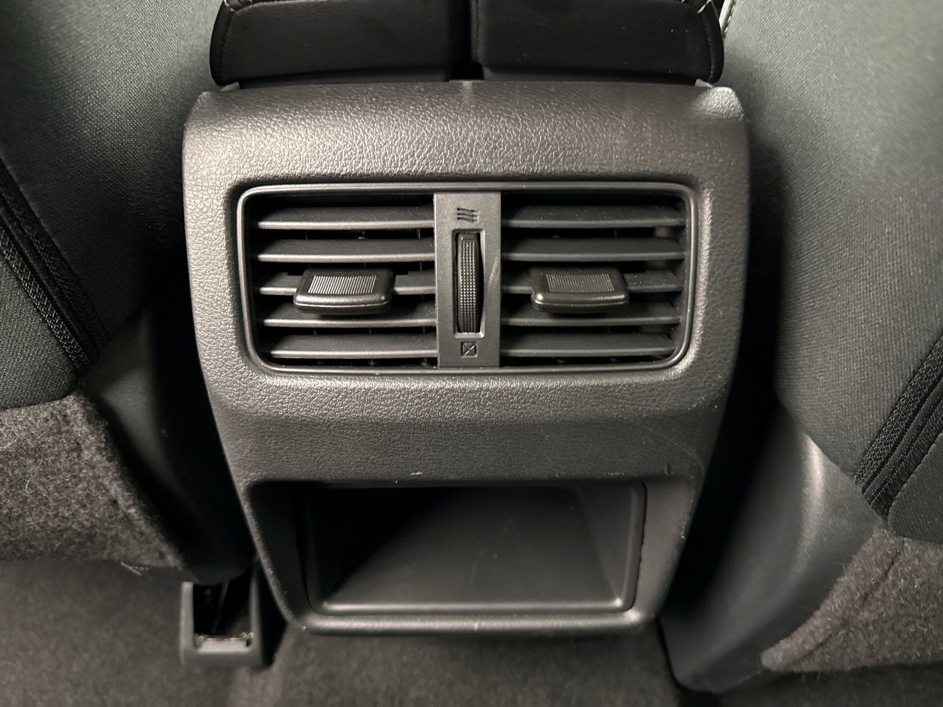 Used 2023 Nissan Rogue S AWD/4WD image 18