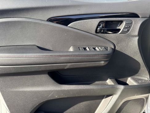 Certified 2025 Honda Passport Black Edition image 20