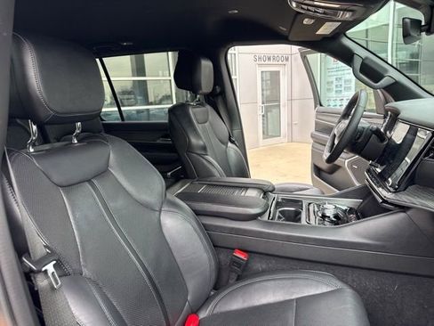 Used 2024 Jeep Wagoneer L Series II w/ Flexible Seating Group image 43