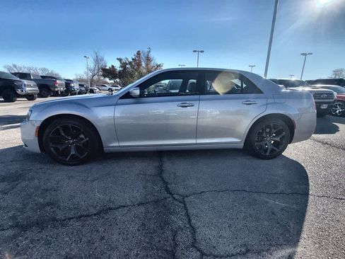 Used 2023 Chrysler 300 S RWD image 3