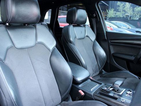 Used 2019 Audi SQ5 Prestige w/ Prestige Package image 28