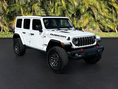 Used 2024 Jeep Wrangler Unlimited Rubicon AWD/4WD image 2