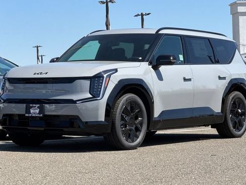 New 2026 Kia EV9 Land w/ Nightfall Edition Package AWD/4WD image 8