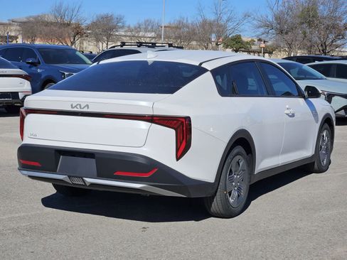 New 2026 Kia K4 LX image 5