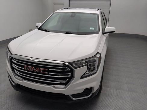 Used 2023 GMC Terrain SLT image 15