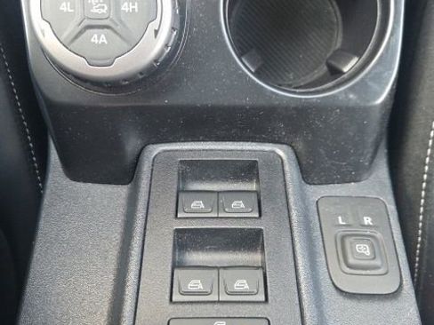 Used 2025 Ford Bronco Outer Banks w/ Sasquatch Package AWD/4WD image 35