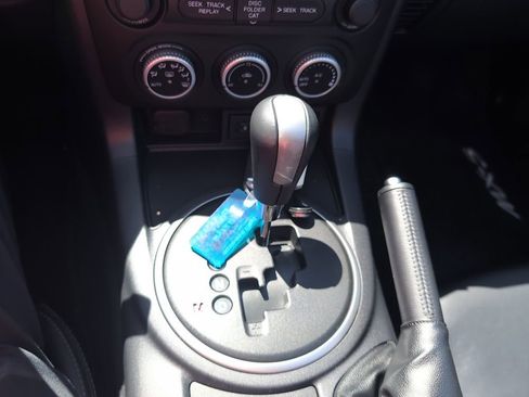 Used 2010 MAZDA MX-5 Miata Grand Touring w/ Premium Pkg RWD image 16