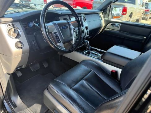 Used 2017 Ford Expedition Limited RWD image 12