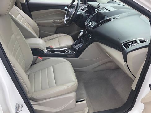 Used 2014 Ford Escape Titanium FWD image 4