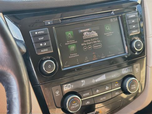 Used 2019 Nissan Rogue SV w/ Sun & Sound Touring Package FWD image 12