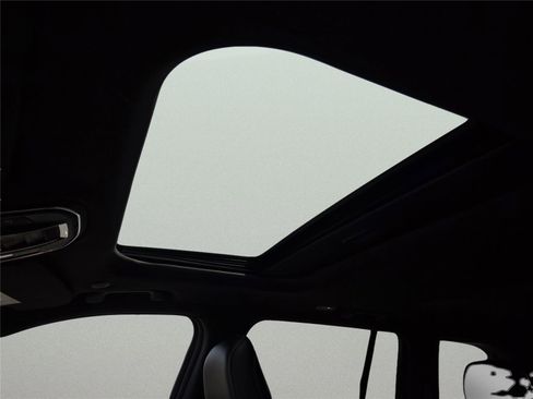 New 2025 Jeep Grand Cherokee Altitude image 48