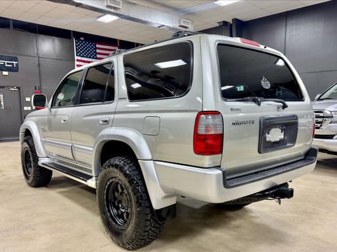 Used 2000 Toyota 4Runner Limited AWD/4WD image 8