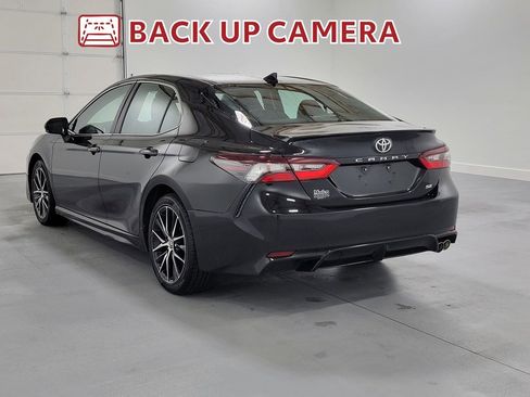 Used 2023 Toyota Camry SE image 6