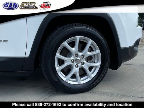 Used 2018 Jeep Cherokee Latitude image 9