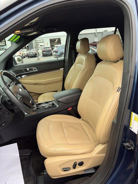 Used 2017 Ford Explorer Limited AWD/4WD image 12