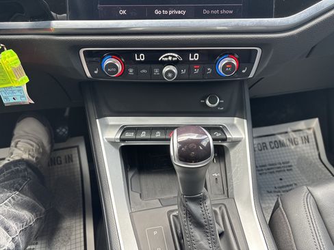 Used 2022 Audi Q3 2.0T Premium Plus w/ Premium Plus Package AWD/4WD image 42